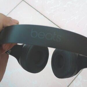 Beats Solo3 Wireless Headband Brushed Black 98% new with storage bag